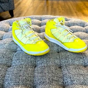 Yellow Nike Jordan size 2 youth